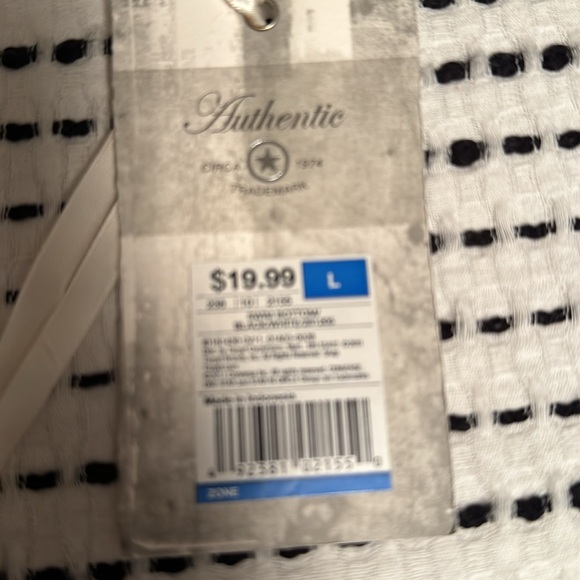 NWT Women’s, Beautiful Converse bikini - Picture 6 of 6